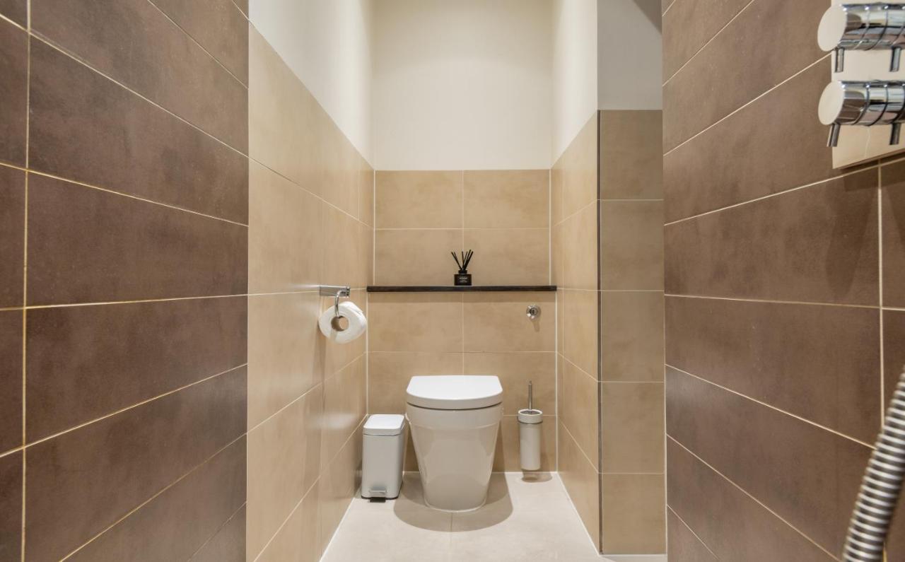 شقة لندن  في The Chelsea Arms - Bright 3Bdr With Garden & Private Parking المظهر الخارجي الصورة